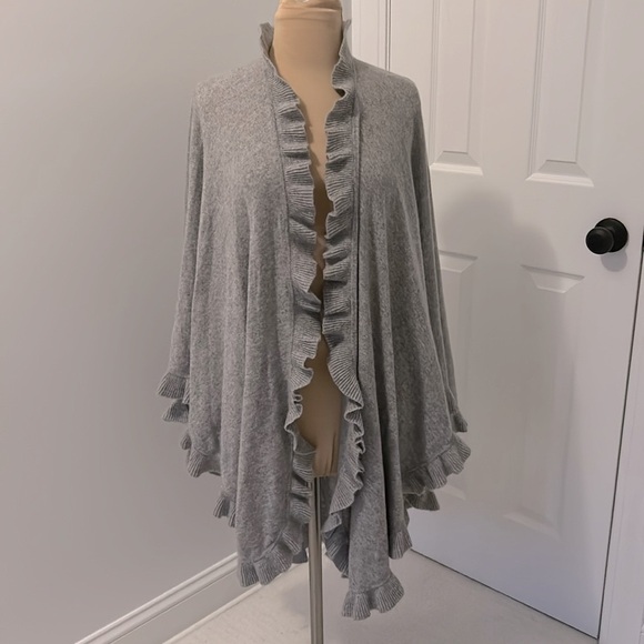 Lona Scott Cashmere Frilly Ruffled Cape Gray - Picture 3 of 8
